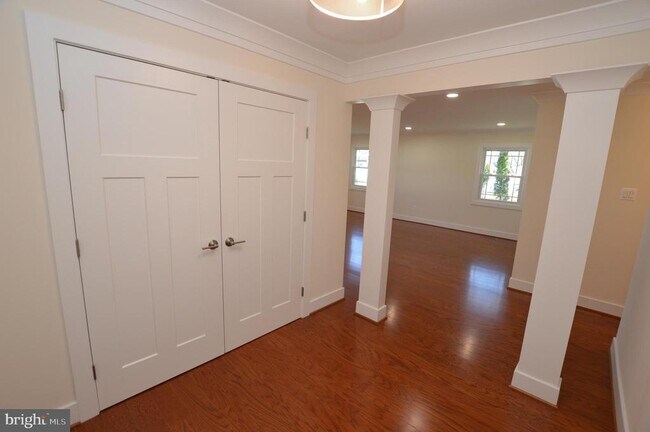 Building Photo - 12116 Whitehall Dr