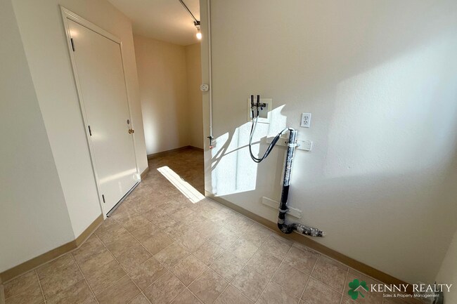 Building Photo - Bright Multi-Level 4BR Home with Two Primary Bedrooms