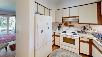 Building Photo - Furnished Two Bedroom Condo (CURRENTLY UND...