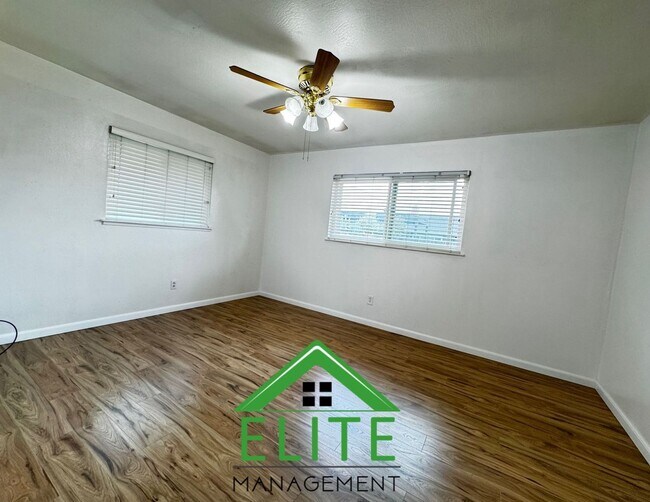Building Photo - **Charming 3-Bedroom Home in Established S...