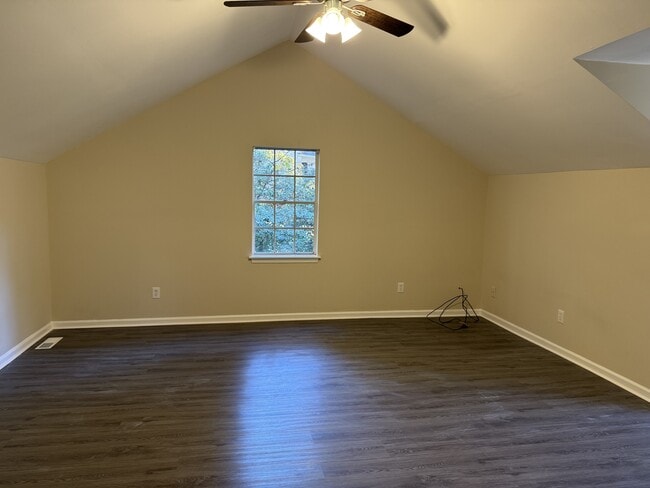 Building Photo - 888 Timbercrest Ct