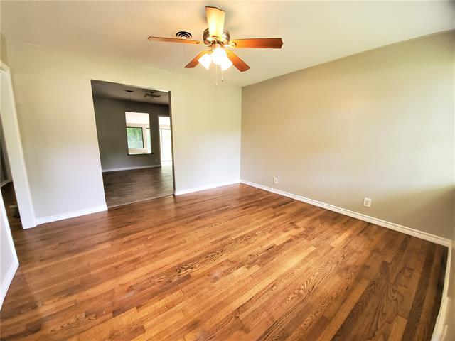 Building Photo - 2115 Glenwood Ln