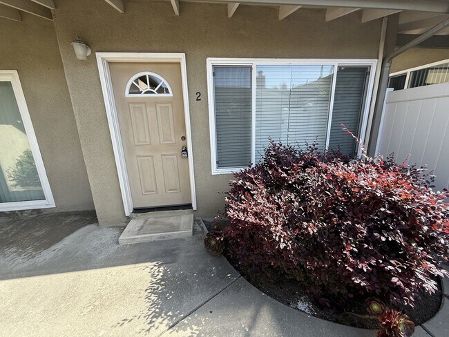 Interior Photo - 3720 Emerald St