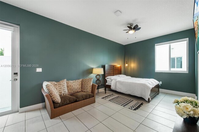 Building Photo - 6663 NW 103rd Pkwy