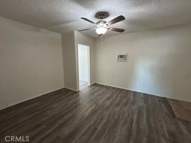 Building Photo - 685 E Vista Chino