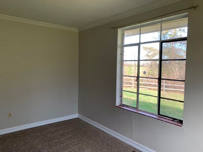 Building Photo - 5731 S Bearfield Rd