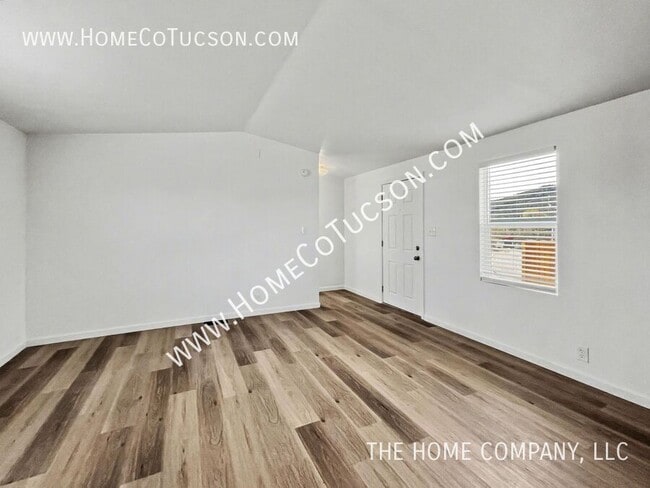 Building Photo - 9950 N El Uno Minor