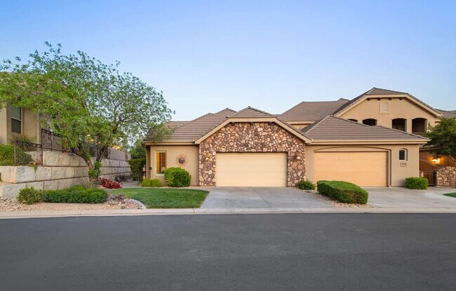 Building Photo - 1922 N Pebble Beach Dr