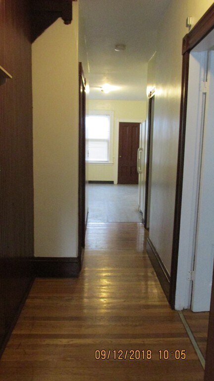 Building Photo - 19 Rockwell St