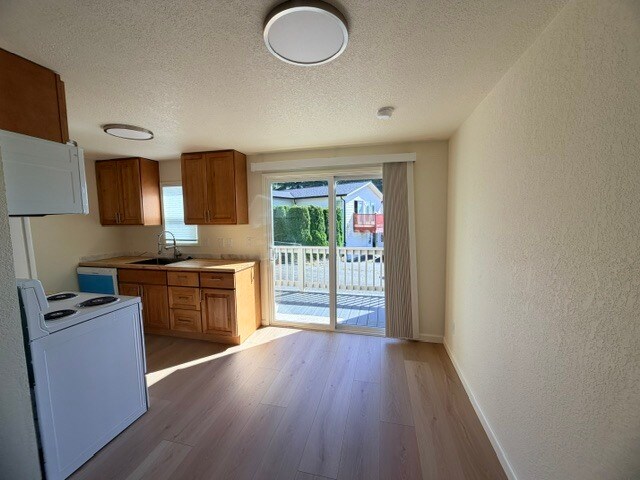 Dining Area and Deck - 21414 5th Pl S