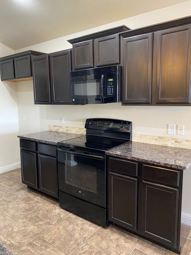 Building Photo - Home in North Park