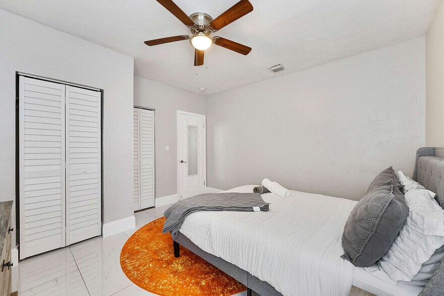 Building Photo - 2227 Cody St