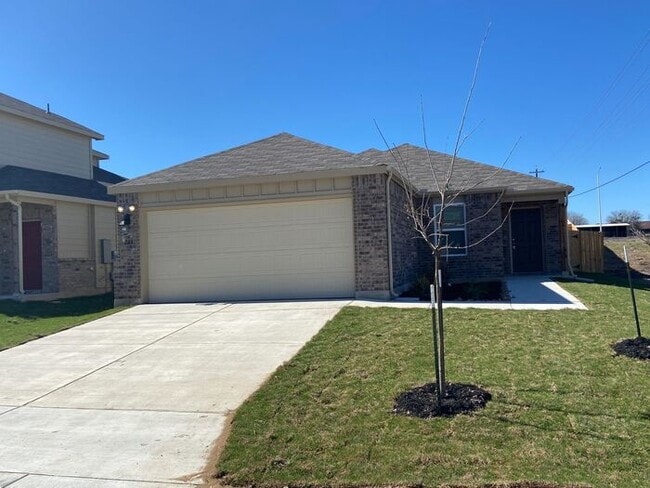 Building Photo - *$99 MOVE-IN SPECIAL* | Three Bedroom | Tw...
