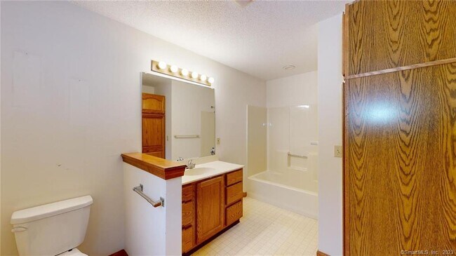 Building Photo - 111 Carriage House