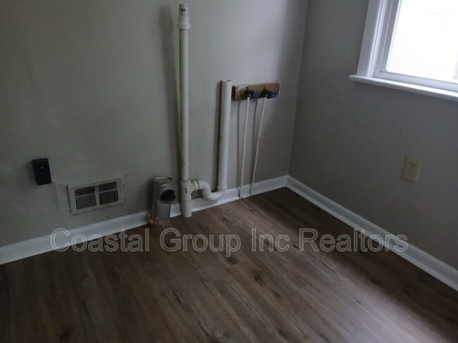 Building Photo - 1551 Spruce St