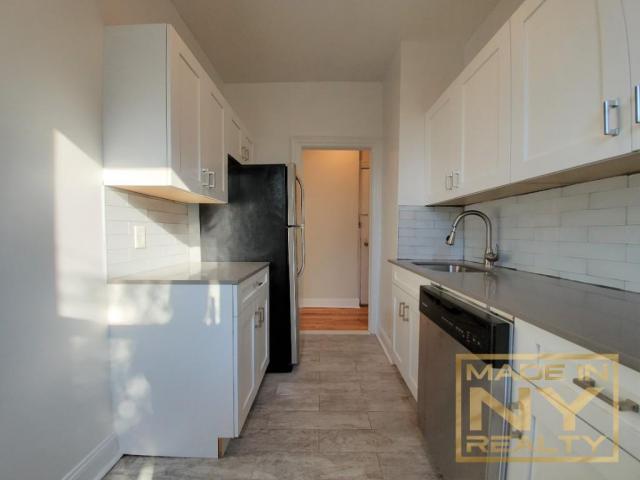 Building Photo - 2 bedroom in ASTORIA NY 11106