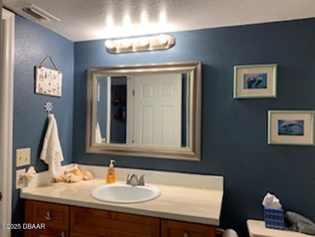 Building Photo - 458 Bouchelle Dr
