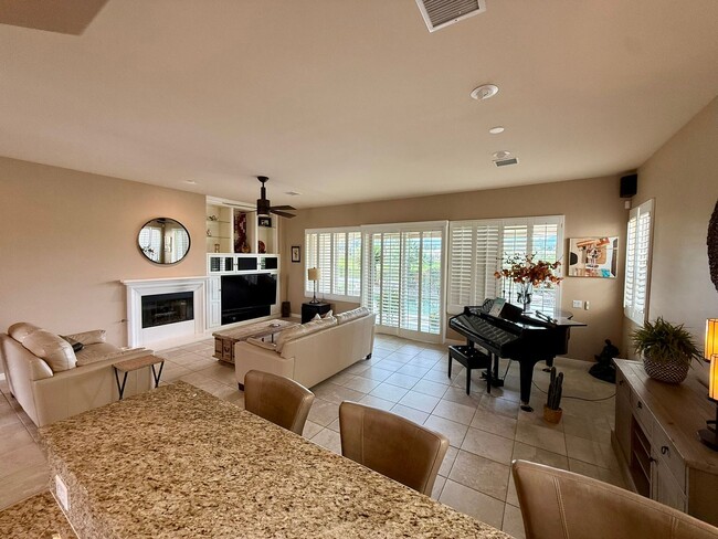 Building Photo - Home in the desirable Del Webb Community