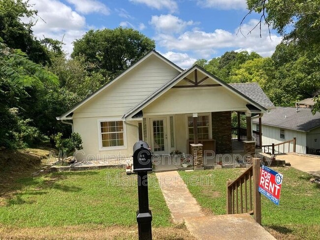 Building Photo - 904 47th Way S