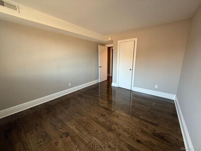 Building Photo - 140 McGlynn Pl