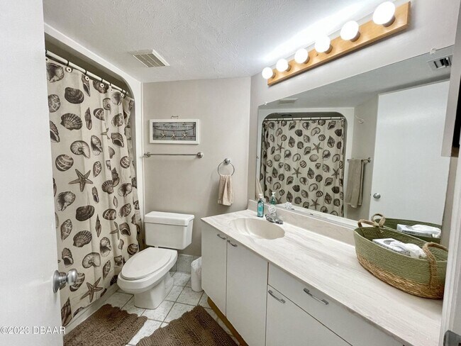 Building Photo - Furnished Oceanview 2 Bed, 2 Bath Condo – ...