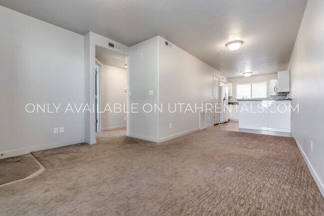 Building Photo - 1081 W 993 N