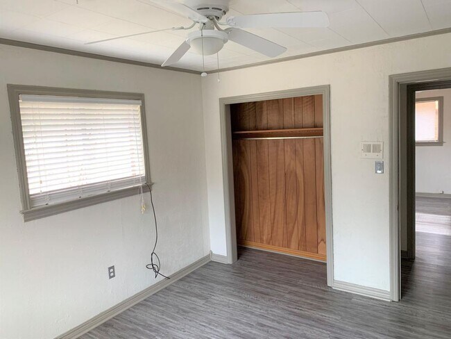 Building Photo - Come take a look at this home on a convenient corner lot