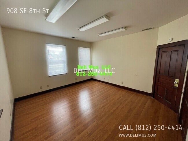 Building Photo - 908 SE 8th St