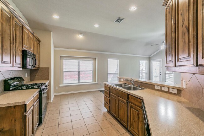 Building Photo - Single story 4 bedroom in Marine Creek Ranch
