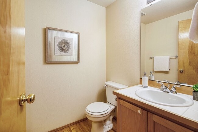 Building Photo - 4bd/2.5ba Renton Home