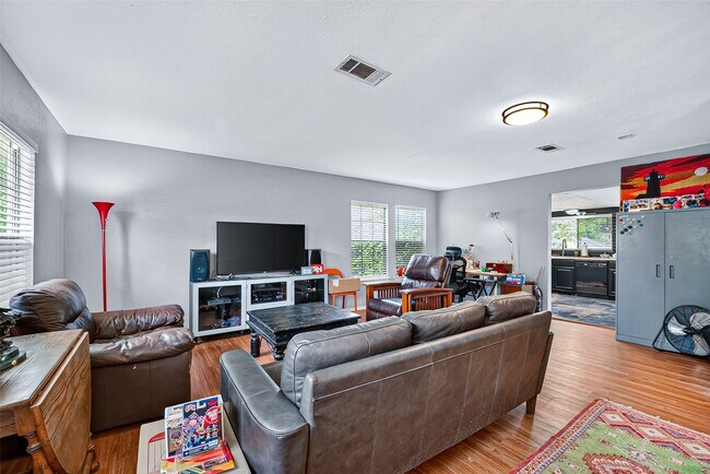 Building Photo - 15927 Eastcape Dr