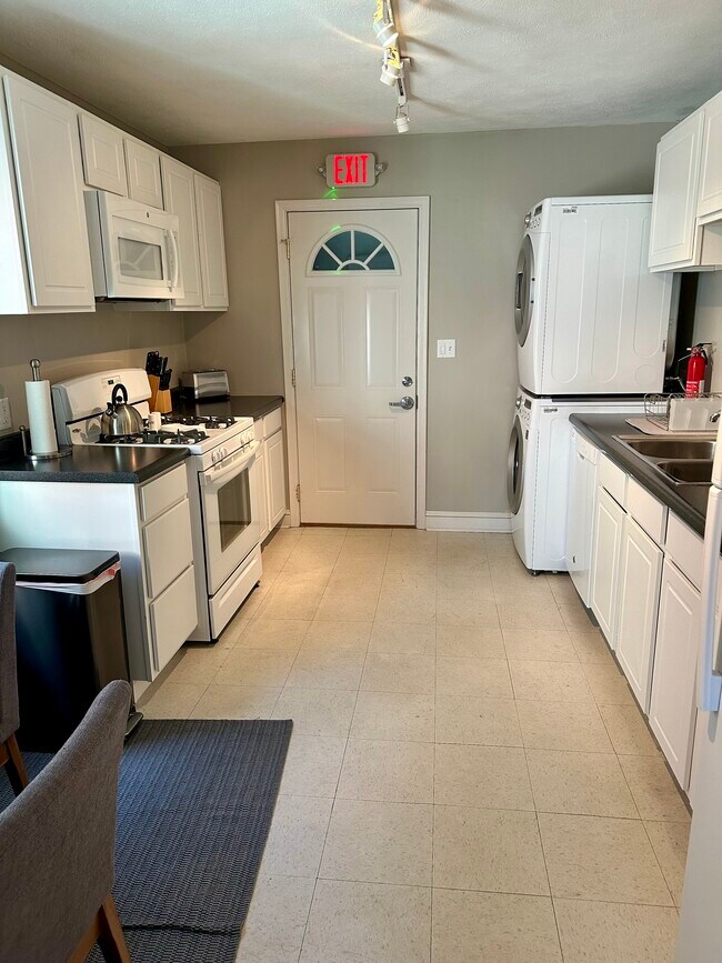 Building Photo - 4008 Minnehaha Ave