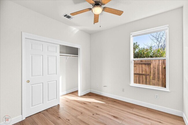 Building Photo - Beautiful 3(4) Bedroom/2 Bath Home Located in Lodi Ca