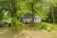 Building Photo - 225 E 8th Ave