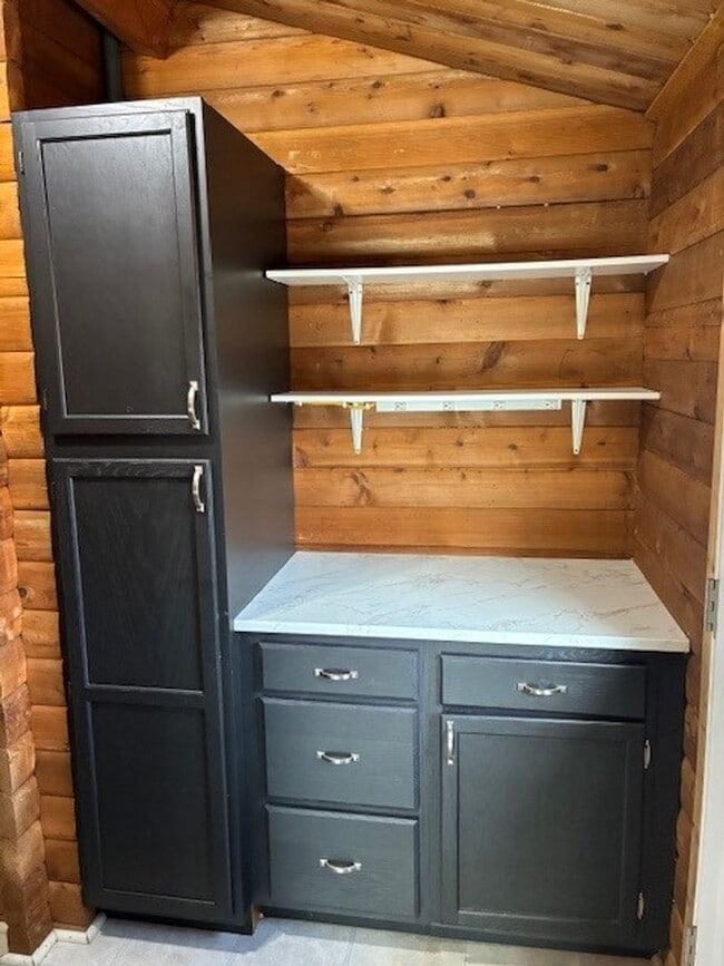 Building Photo - LAKE FRONT PARADISE