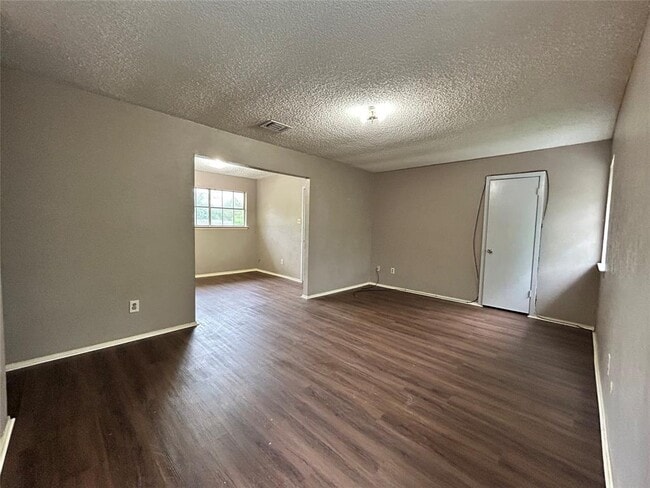 Building Photo - 23122 Dew Wood Ln