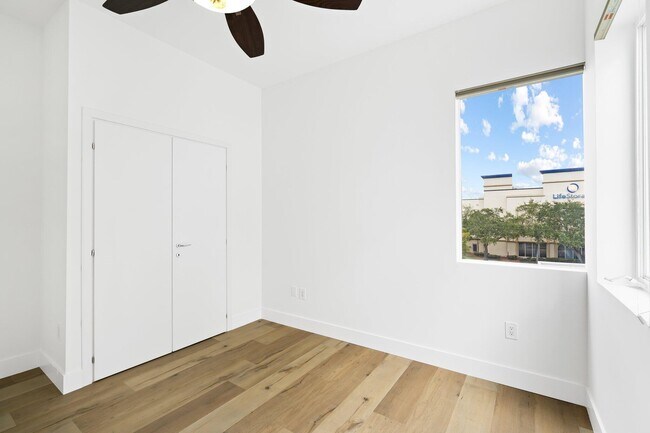 Building Photo - 775 NE 4th Ave