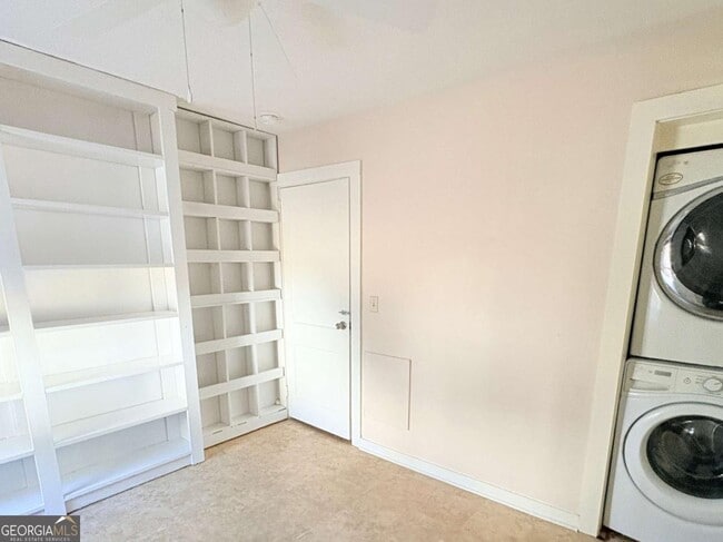 Building Photo - 505 Osborne St