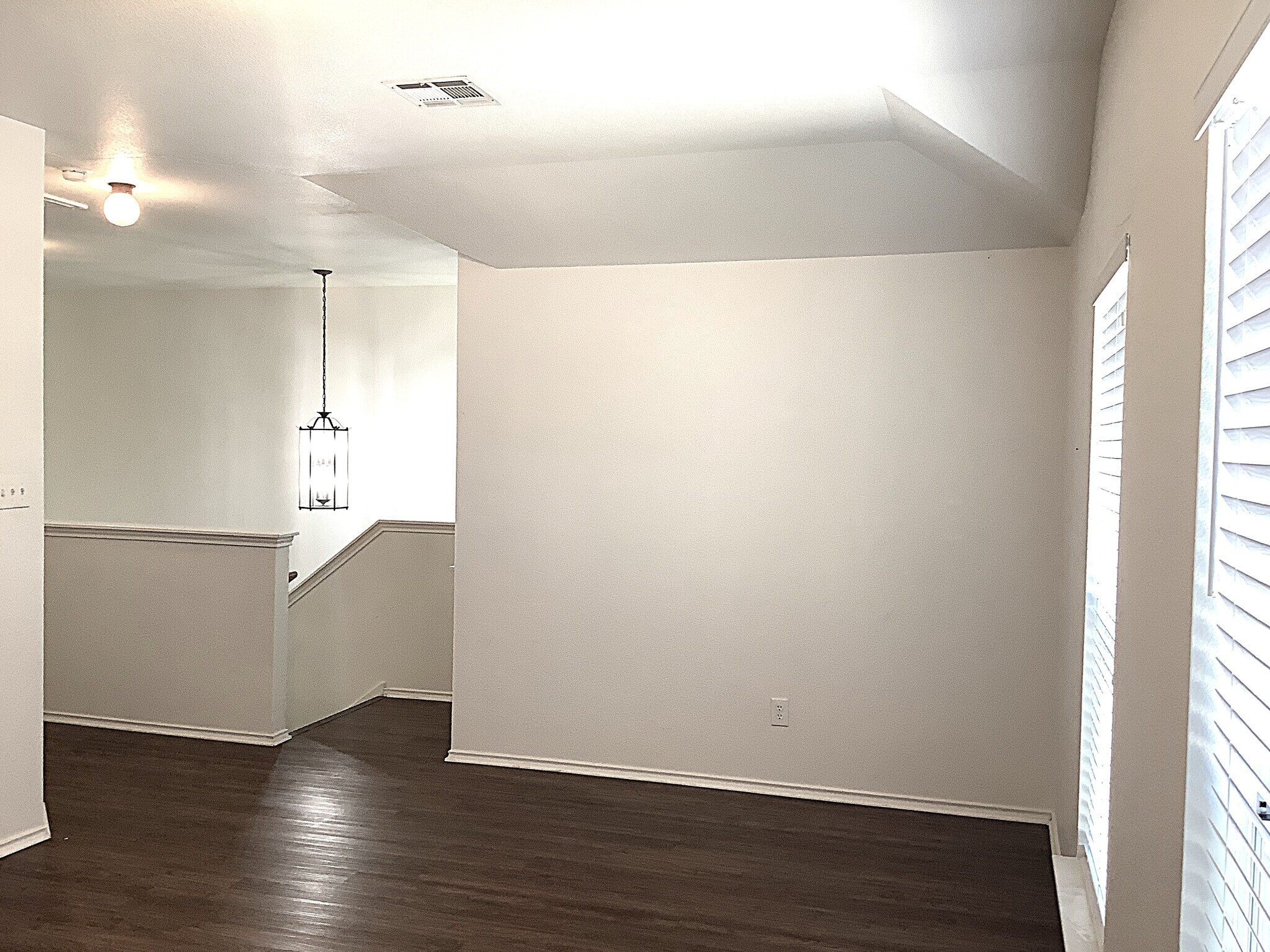 Building Photo - 109 Castle Dr