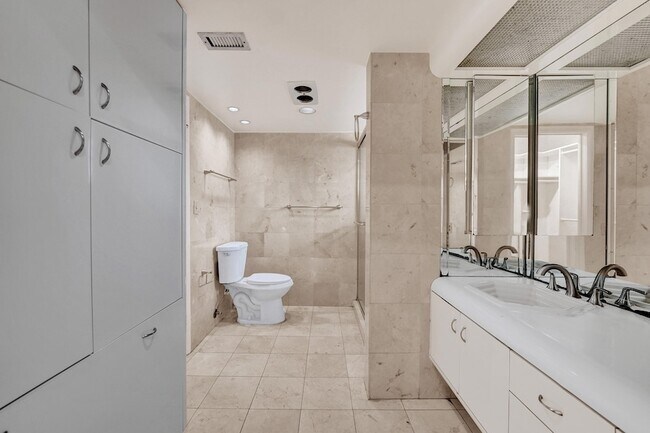 Building Photo - 4721 Sarazen Dr