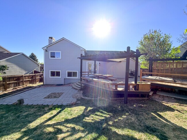 Building Photo - Updated Single-Family Home in Centennial!