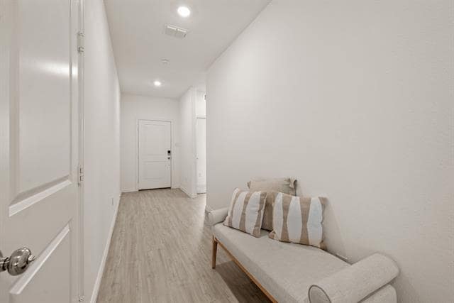 Building Photo - 3200 Willow Ter Ln