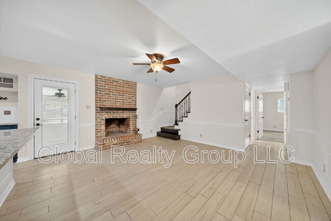 Building Photo - 133 Thomas Edison Dr
