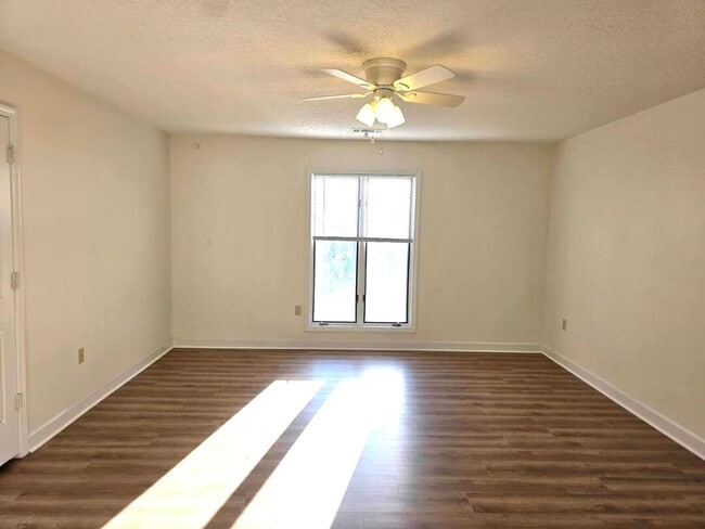 Building Photo - 3625 Wincross Dr