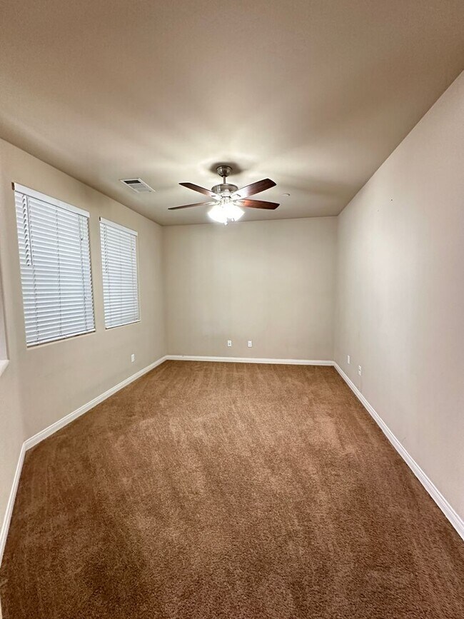 Building Photo - Beautiful House in gated community w/ Solar!