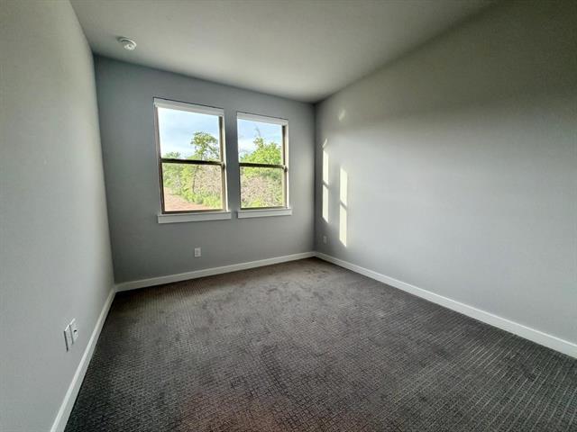 Building Photo - 1300 Ethan Dr