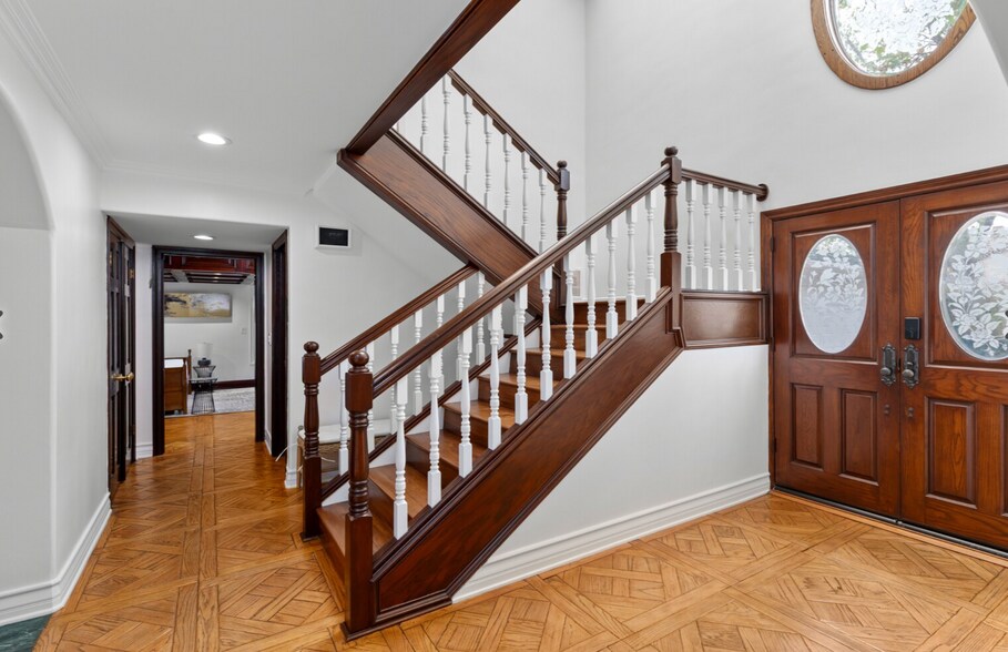 Building Photo - 16842 Harkness Cir