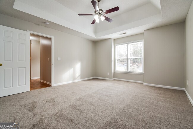 Building Photo - 3 Dene Dr