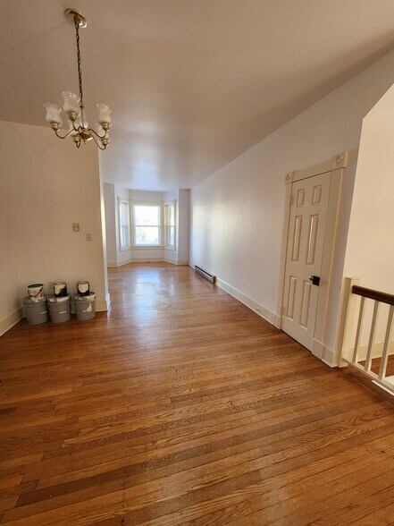 Building Photo - 125 Peyton St