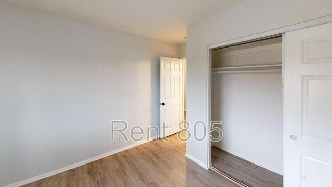 Building Photo - 668 Avenida del Platino